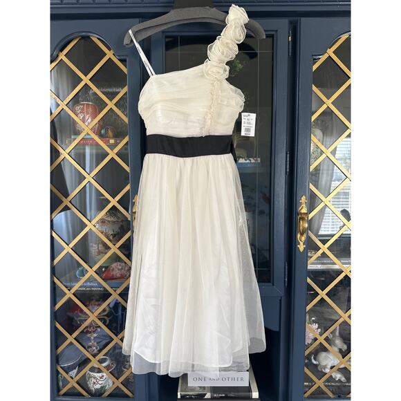 Vintage NWT Intrigue size 4 davids bridal White Black Satin bow Dress - Picture 1 of 13